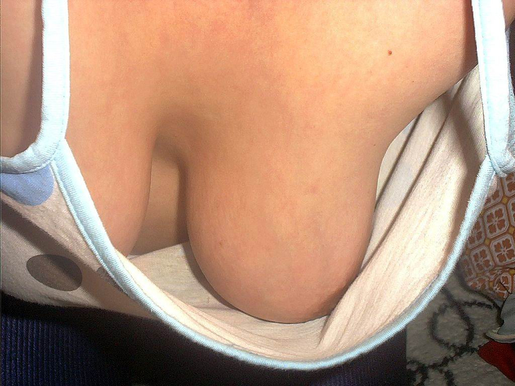 Downblouse Bilder gesucht - Erotikforum - Teufelchens Sexforum